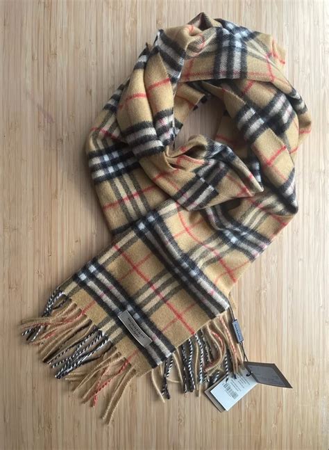 what is nwt burberry scarf|Burberry scarf fonts.